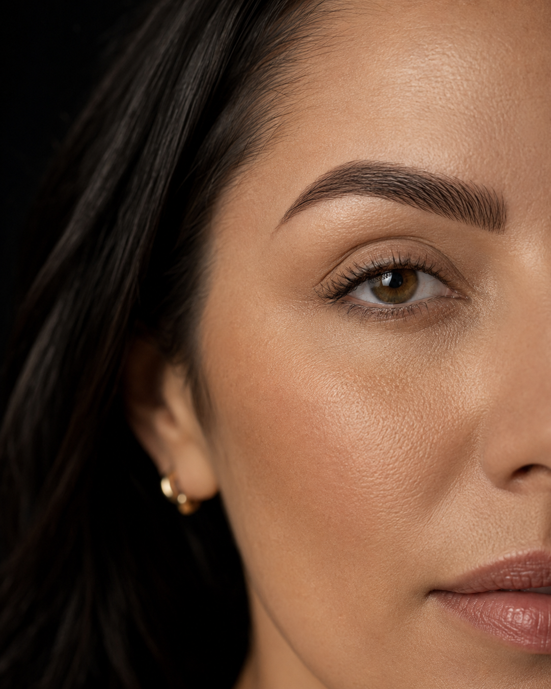 Natural machine hairstroke and powder eyebrow result